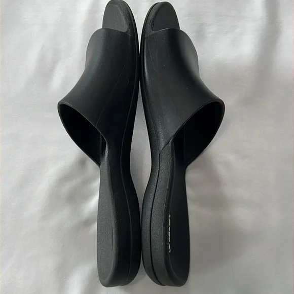 Okabashi Black Slides - Picture 3 of 5